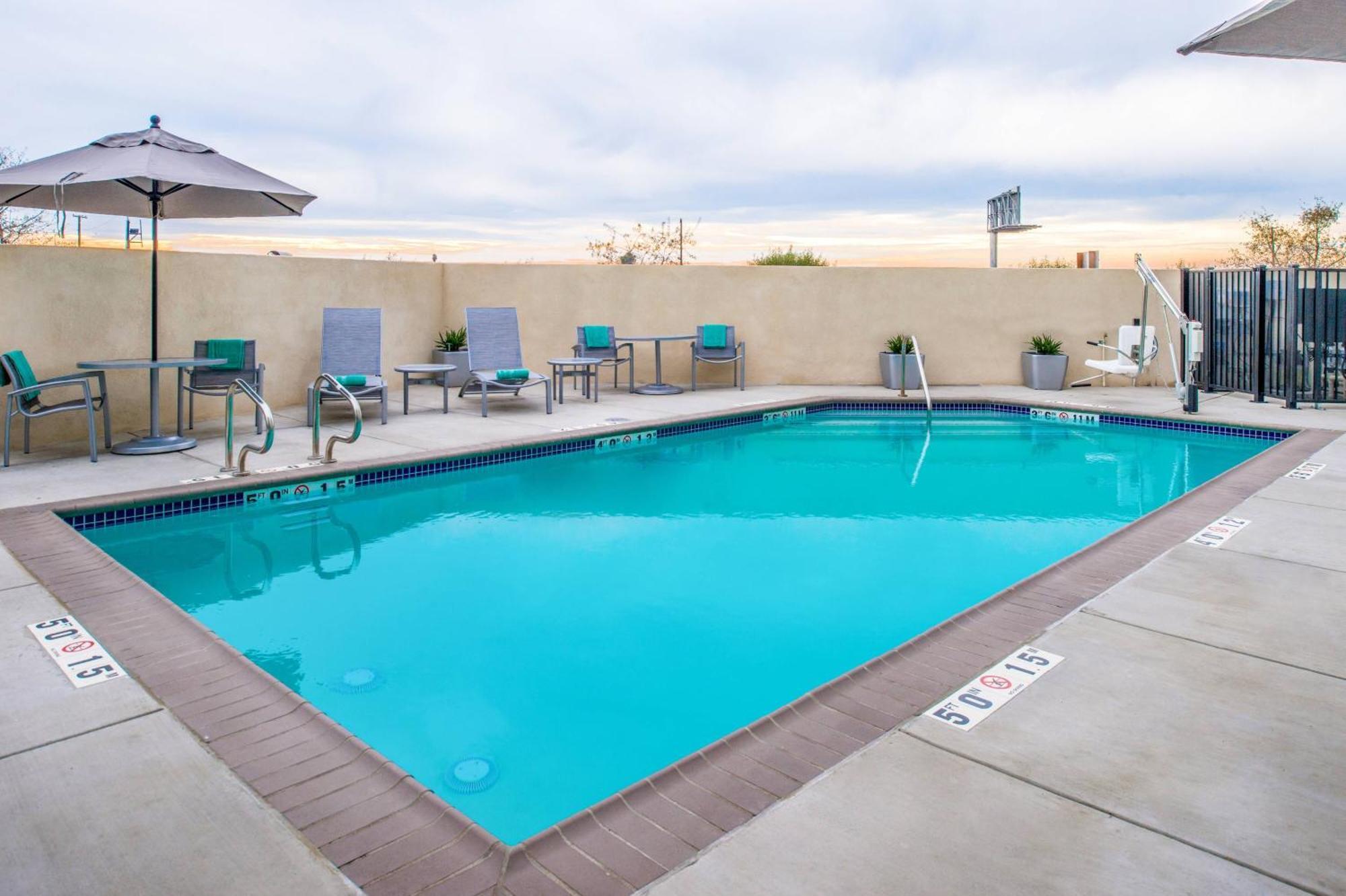 Towneplace Suites By Marriott Merced Buitenkant foto
